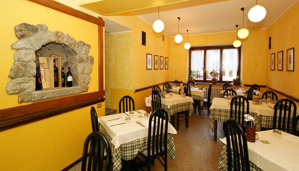 פופולו Hotel Rododendro מראה חיצוני תמונה
