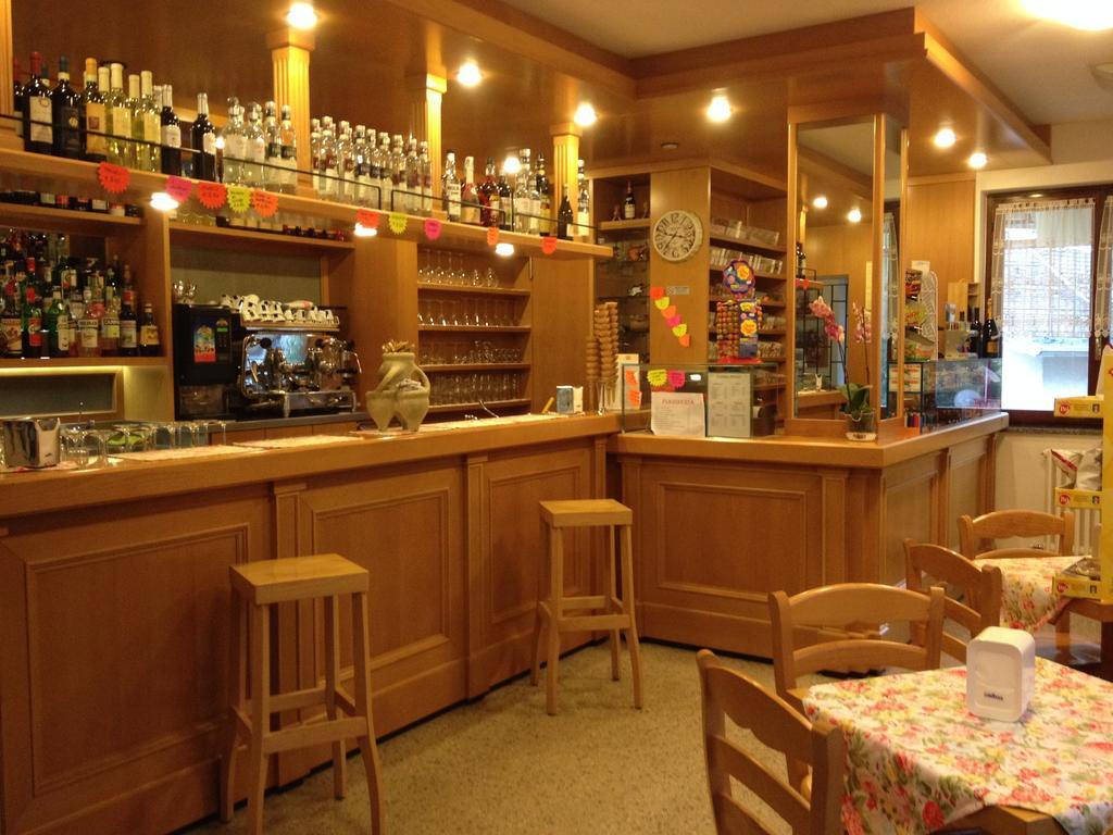 פופולו Hotel Rododendro מראה חיצוני תמונה