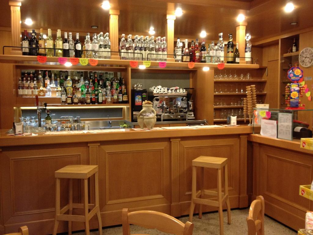 פופולו Hotel Rododendro מראה חיצוני תמונה