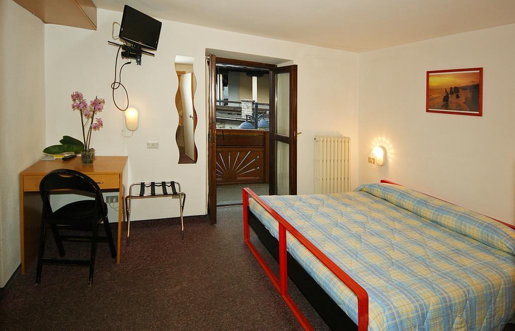 פופולו Hotel Rododendro חדר תמונה