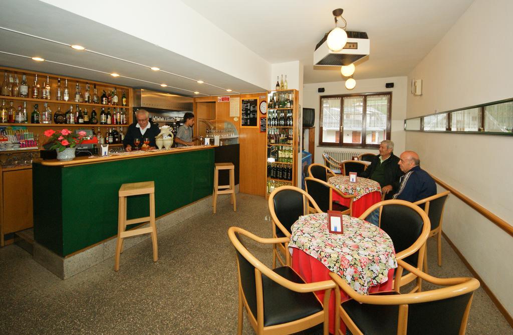 פופולו Hotel Rododendro מראה חיצוני תמונה