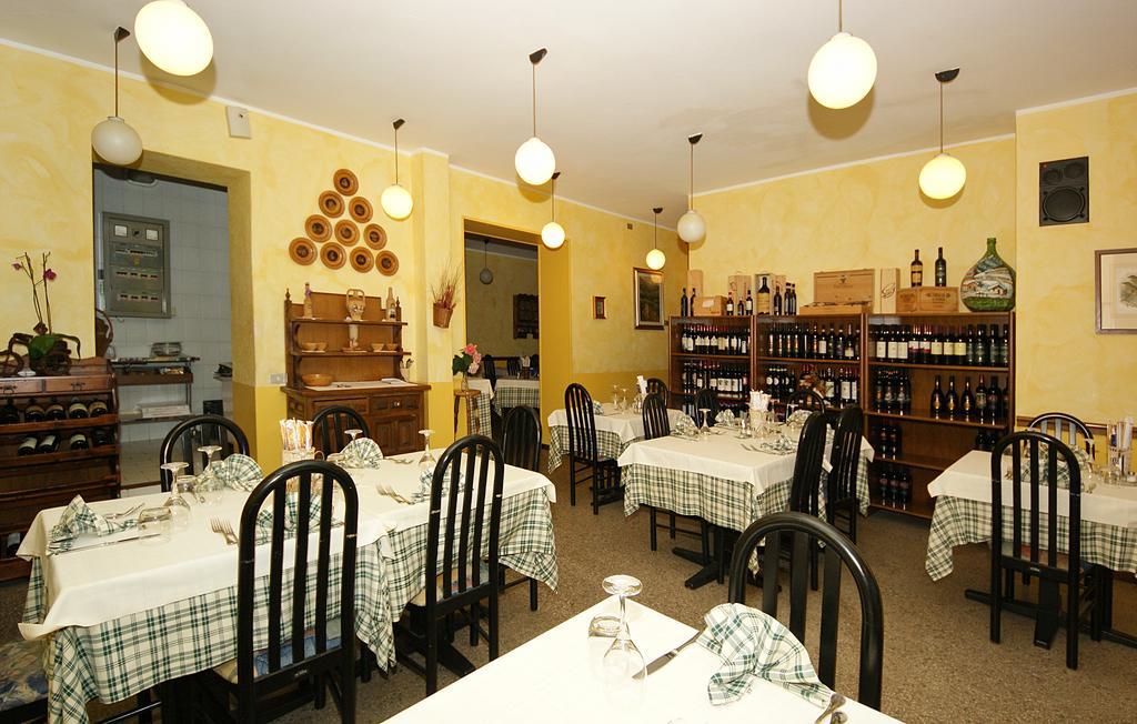 פופולו Hotel Rododendro מראה חיצוני תמונה