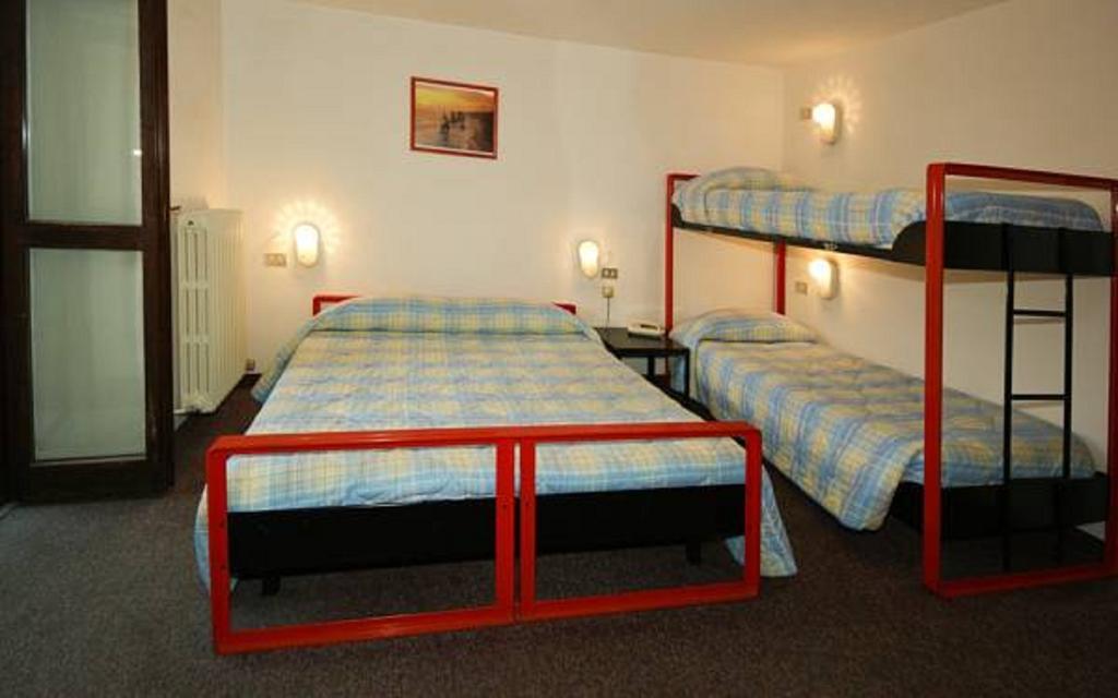 פופולו Hotel Rododendro חדר תמונה